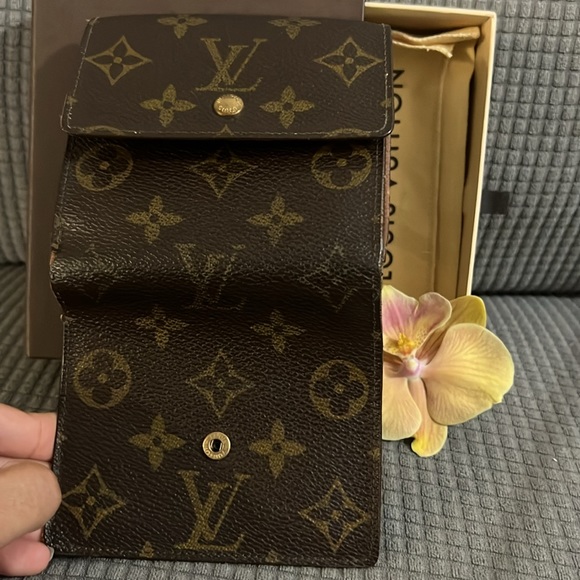 Preloved Louis Vuitton monogram wallet w/ dust bag and box - Picture 13 of 15